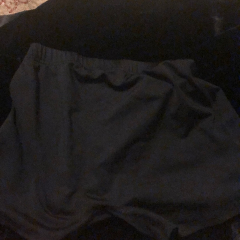 Workout shorts - Picture 2 of 3